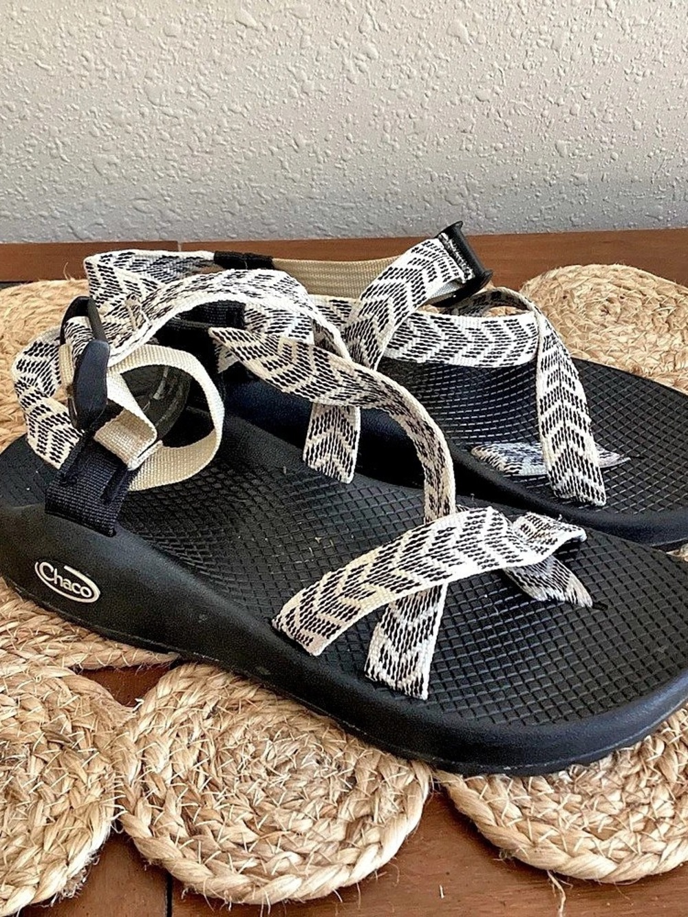 Chaco ZX/2 Classic Sandals Black & White US 8